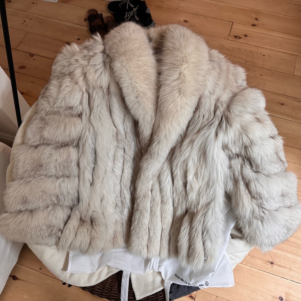 Cream Teddy Jacket with Plush Texture and Voluminous Silhouette - Picture 2 of 3